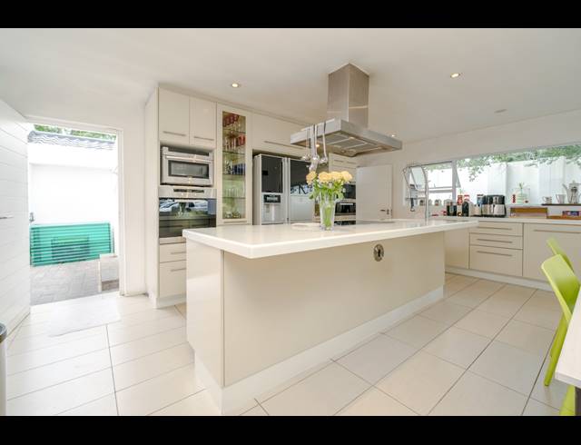 4 BEDROOM HOUSE FOR SALE IN BRYANSTON